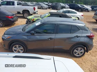 2021 Nissan Kicks S z VIN 3N1CP5BV3ML537164, wystawiony jako IAAI lot #42160097 z przebiegiem 55 980 mil mil oraz . Historia ofert i sprzedaży dostępna na DreamBid. Obrazek 14.