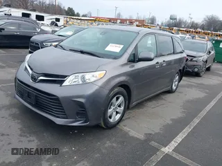 2018 Toyota Sienna LE Auto Access Seat with VIN 5TDKZ3DC1JS953593, listed as a IAAI auction lot 41478930 with 171,792 mi miles. Bid and sale history available at carsss.com. Image 16.