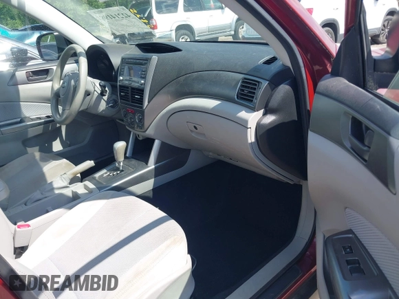 2011 Subaru Forester X z VIN JF2SHABC3BH739030, wystawiony jako IAAI lot #42214198 z przebiegiem 143 564 mil mil oraz . Historia ofert i sprzedaży dostępna na DreamBid. Obrazek 5.