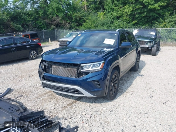 2022 Volkswagen Atlas SE z VIN 1V2HE2CA7NC211835, wystawiony jako IAAI lot #42722660 z przebiegiem 56 112 mil mil oraz . Historia ofert i sprzedaży dostępna na DreamBid. Obrazek 23.