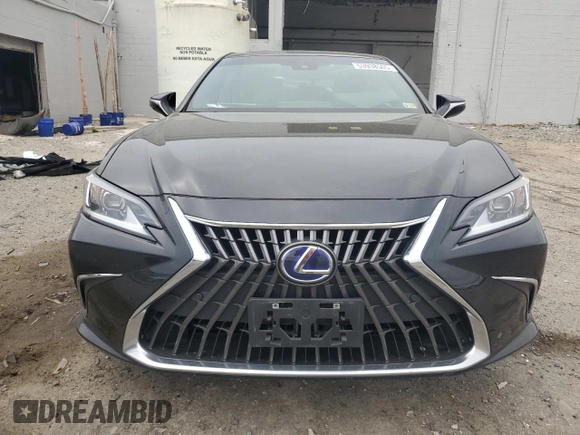 2022 Lexus ES 300h z VIN 58ADA1C16NU026003, wystawiony jako Copart lot #53938505 z przebiegiem 24 484 mil mil oraz Szkoda całkowita • Salvage title. Historia ofert i sprzedaży dostępna na DreamBid. Obrazek 5.