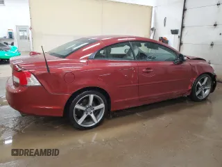 2011 Volvo C70 z VIN YV1672MC9BJ107576, wystawiony jako Copart lot #65650664 z przebiegiem 104 217 mil mil oraz Czysty tytuł • Clean title. Historia ofert i sprzedaży dostępna na DreamBid. Obrazek 3.