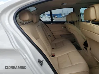 2012 BMW 5 Series 528i z VIN WBAXG5C53CDW85359, wystawiony jako Copart lot #59535145 z przebiegiem 172 104 mil mil oraz Czysty tytuł • Clean title. Historia ofert i sprzedaży dostępna na DreamBid. Obrazek 10.