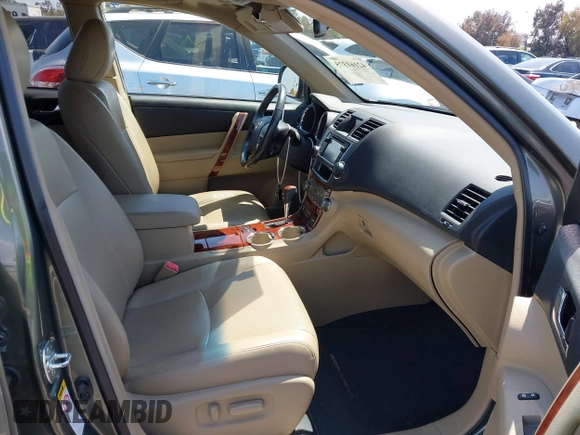 2013 Toyota Highlander Limited z VIN 5TDYK3EH6DS108655, wystawiony jako IAAI lot #42161375 z przebiegiem 138 670 mil mil oraz . Historia ofert i sprzedaży dostępna na DreamBid. Obrazek 5.