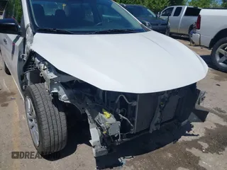 2017 Nissan Sentra S с VIN 3N1AB7AP3HY337169, выставлен на аукционе IAAI как лот 42302666 с пробегом 80 090 миль миль и . История ставок и продаж доступна на DreamBid. Изображение 6.