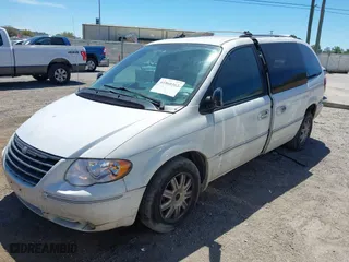 2005 Chrysler Town & Country Limited with VIN 2C8GP64L65R177827, listed as a IAAI auction lot 41860363 with 204,557 mi miles. Bid and sale history available at carsss.com. Image 17.