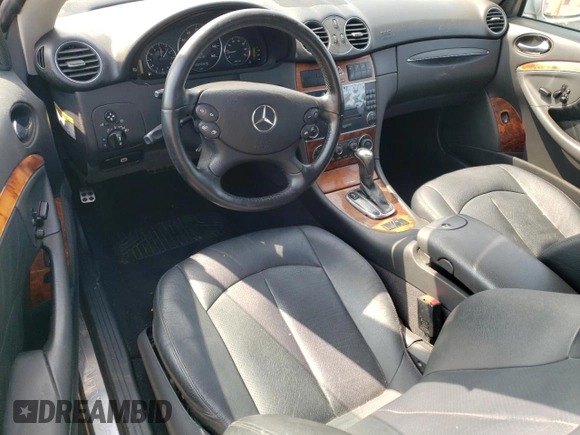 2005 Mercedes-Benz CLK 320 z VIN WDBTK65J75F144160, wystawiony jako Copart lot #62669544 z przebiegiem 85 390 mil mil oraz Czysty tytuł • Clean title. Historia ofert i sprzedaży dostępna na DreamBid. Obrazek 8.
