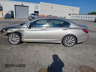 2013 Honda Accord Sdn EX-L with VIN 1HGCR2F82DA137163, listed as a IAAI auction lot 41636283 with 216,743 mi miles. Bid and sale history available at carsss.com. Image 14.