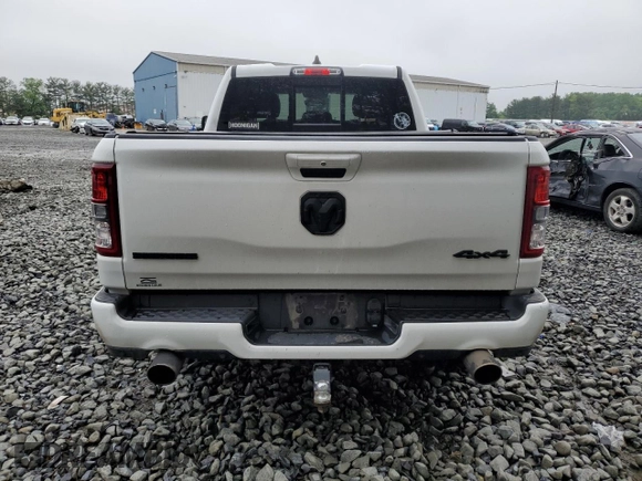 2021 Ram 1500 Big Horn z VIN 1C6SRFBT6MN573722, wystawiony jako Copart lot #56175575 z przebiegiem 141 115 mil mil oraz Szkoda całkowita • Salvage title. Historia ofert i sprzedaży dostępna na DreamBid. Obrazek 6.