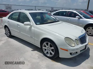 2007 Mercedes-Benz E 350 z VIN WDBUF56X87B058551, wystawiony jako IAAI lot #42337623 z przebiegiem 138 797 mil mil oraz . Historia ofert i sprzedaży dostępna na DreamBid. Obrazek 1.