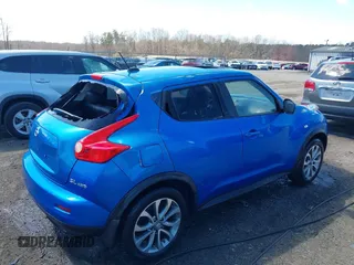 2011 Nissan Juke SL with VIN JN8AF5MV6BT017333, listed as a IAAI auction lot 41888660 with 82,059 mi miles. Bid and sale history available at carsss.com. Image 4.