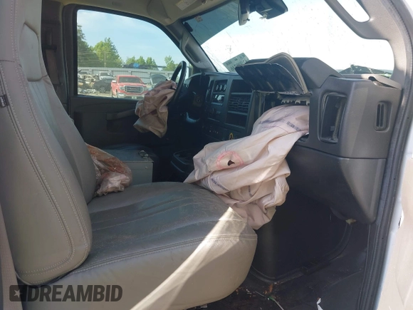 2020 Chevrolet Express Cargo with VIN 1GCWGAFP0L1261725, listed as a IAAI auction lot 42090746 with 67,851 mi miles and . Bid and sale history available at DreamBid. Image 5.
