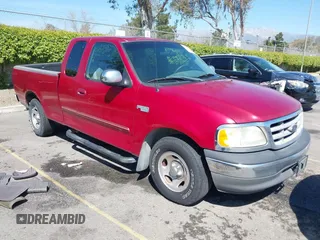 2002 Ford F-150 XL z VIN 1FTRX17242NB98667, wystawiony jako IAAI lot #41851218 z przebiegiem 145 578 mil mil oraz . Historia ofert i sprzedaży dostępna na DreamBid. Obrazek 1.