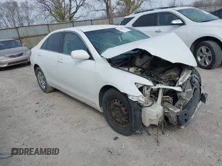 2009 Toyota Camry with VIN 4T4BE46K09R119846, listed as a IAAI auction lot 41808348 with 176,080 mi miles. Bid and sale history available at carsss.com. Image 1.