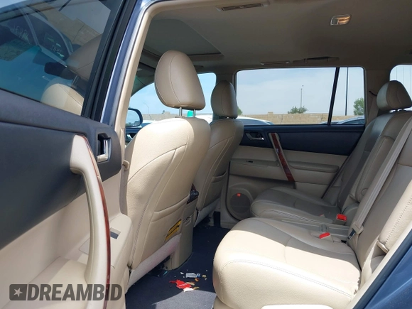 2012 Toyota Highlander Limited с VIN 5TDYK3EH5CS071855, выставлен на аукционе IAAI как лот 42141212 с пробегом 135 488 миль миль и . История ставок и продаж доступна на DreamBid. Изображение 8.