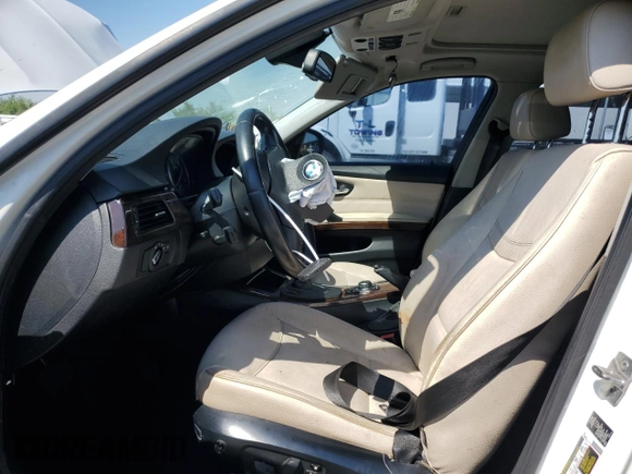 2011 BMW 3 Series 328i с VIN WBAPH5C56BA445624, выставлен на аукционе Copart как лот 54777105 с пробегом Не указан миль и Списание • Salvage title. История ставок и продаж доступна на DreamBid. Изображение 7.