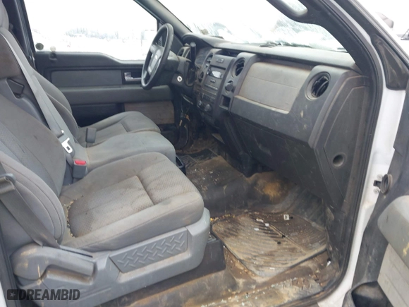 2014 Ford F-150 XL with VIN 1FTNF1CF9EKE28137, listed as a IAAI auction lot 41577971 with 180,000 mi miles. Bid and sale history available at carsss.com. Image 5.