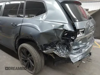 2023 Volkswagen Atlas SE с VIN 1V2JR2CA2PC506401, выставлен на аукционе IAAI как лот 41805834 с пробегом 29 124 миль миль и . История ставок и продаж доступна на DreamBid. Изображение 6.