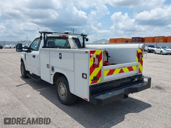 2019 Ford F-250 XL with VIN 1FDBF2A62KEF59427, listed as a IAAI auction lot 42523580 with 80,243 mi miles and . Bid and sale history available at DreamBid. Image 3.
