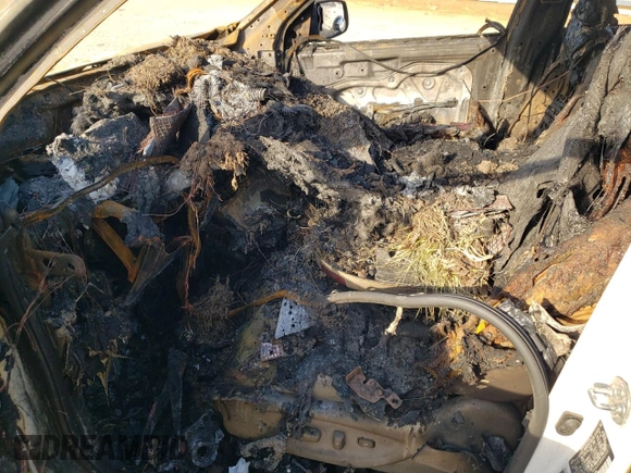 2014 Kia Sorento LX z VIN 5XYKTDA62EG490243, wystawiony jako Copart lot #53523275 z przebiegiem Nie podano mil oraz Nie do naprawy • Non repairable. Historia ofert i sprzedaży dostępna na DreamBid. Obrazek 7.