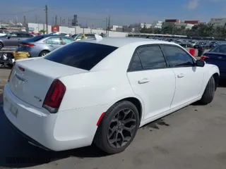 2019 Chrysler 300 with VIN 2C3CCABG7KH559570, listed as a IAAI auction lot 41681229 with NaN miles. Bid and sale history available at carsss.com. Image 4.