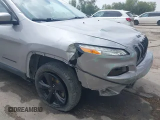 2018 Jeep Cherokee Latitude Tech Connect с VIN 1C4PJLCB2JD540423, выставлен на аукционе IAAI как лот 42159808 с пробегом 186 962 миль миль и . История ставок и продаж доступна на DreamBid. Изображение 17.