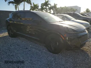 2024 Chevrolet Equinox EV RS z VIN 3GN7DNRP4RS222960, wystawiony jako Copart lot #47896605 z przebiegiem 6 511 mil mil oraz Szkoda całkowita • Salvage title. Historia ofert i sprzedaży dostępna na DreamBid. Obrazek 4.