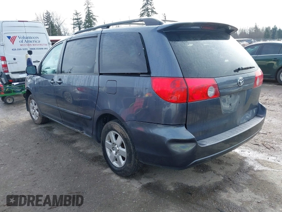 2006 Toyota Sienna CE z VIN 5TDZA23C06S547703, wystawiony jako IAAI lot #41973392 z przebiegiem 235 995 mil mil oraz . Historia ofert i sprzedaży dostępna na DreamBid. Obrazek 3.