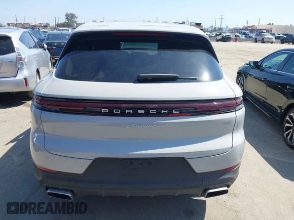 2024 Porsche Cayenne z VIN WP1AA2AY5RDA02624, wystawiony jako IAAI lot #42205528 z przebiegiem Nie podano mil oraz . Historia ofert i sprzedaży dostępna na DreamBid. Obrazek 15.