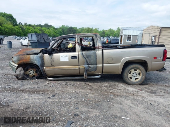 2005 Chevrolet Silverado 1500 Z71 z VIN 1GCEK19B65E260861, wystawiony jako IAAI lot #42122540 z przebiegiem Nie podano mil oraz . Historia ofert i sprzedaży dostępna na DreamBid. Obrazek 13.