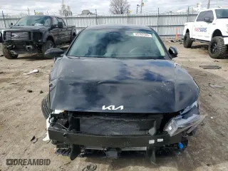 2025 Kia K4 LXS with VIN 3KPFT4DE2SE030447, listed as a Copart auction lot 43762505 with 6,352 mi miles and Salvage Title. Bid and sale history available at carsss.com. Image 5.