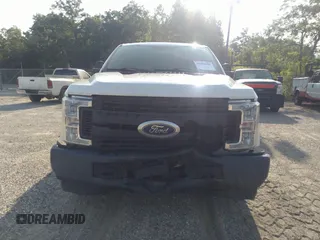 2018 Ford F-250 XL z VIN 1FDBF2A65JEC47942, wystawiony jako IAAI lot #42362008 z przebiegiem 173 284 mil mil oraz . Historia ofert i sprzedaży dostępna na DreamBid. Obrazek 12.