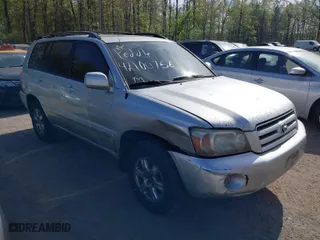 2006 Toyota Highlander w/3rd Row with VIN JTEEP21A160151793, listed as a IAAI auction lot 42100756 with 219,019 mi miles. Bid and sale history available at carsss.com. Image 1.