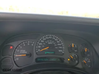 2004 Chevrolet Silverado 1500 with VIN 2GCEC19V641114757, listed as a Copart auction lot 87253224 with 230,317 mi miles and Salvage Title. Bid and sale history available at carsss.com. Image 9.
