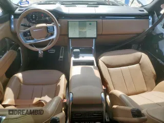 2024 Land Rover Range Rover SE z VIN SALKPBFUXRA200006, wystawiony jako Copart lot #56496285 z przebiegiem 29 459 mil mil oraz Szkoda całkowita • Salvage title. Historia ofert i sprzedaży dostępna na DreamBid. Obrazek 8.