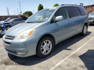 2004 Toyota Sienna XLE z VIN 5TDZA22C04S171129, wystawiony jako Copart lot #56249725 z przebiegiem 73 905 mil mil oraz Szkody całkowita. Historia ofert i sprzedaży dostępna na DreamBid. Obrazek 1.