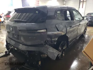 2023 BMW iX xDrive50 z VIN WB523CF00PCM96494, wystawiony jako Copart lot #48879714 z przebiegiem 6362 mil mil oraz . Historia ofert i sprzedaży dostępna na DreamBid. Obrazek 3.