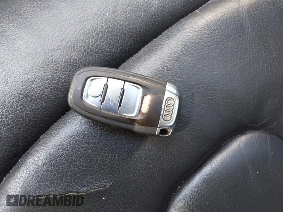 2010 Audi A4 2.0T Premium with VIN WAUAFAFL3AN044196, listed as a IAAI auction lot 41802119 with 101,253 mi miles. Bid and sale history available at carsss.com. Image 11.