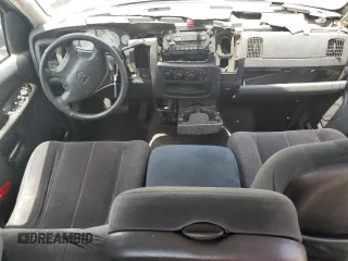 2003 Dodge 1500 ST z VIN 1D7HA18D43S354292, wystawiony jako Copart lot #57781505 z przebiegiem 191 068 mil mil oraz Szkoda całkowita • Salvage title. Historia ofert i sprzedaży dostępna na DreamBid. Obrazek 8.