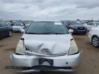 2005 Toyota Prius with VIN JTDKB20U157057663, listed as a IAAI auction lot 42075485 with 248,814 mi miles. Bid and sale history available at carsss.com. Image 6.