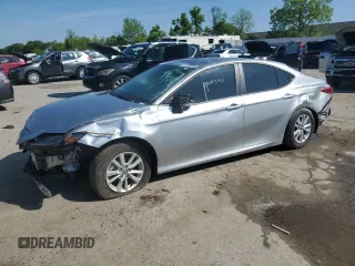 2025 Toyota Camry LE z VIN 4T1DAACK1SU529384, wystawiony jako Copart lot #56388785 z przebiegiem Nie podano mil oraz Czysty tytuł • Clean title. Historia ofert i sprzedaży dostępna na DreamBid. Obrazek 1.