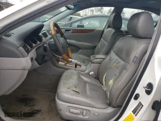 2005 Lexus ES 330 with VIN JTHBA30G455063390, listed as a Copart auction lot 81190954 with 304,889 mi miles and Salvage Title. Bid and sale history available at carsss.com. Image 7.