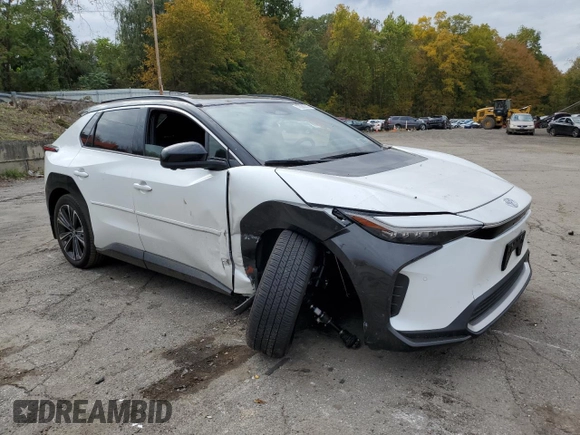 2023 Subaru Solterra Premium с VIN JTMABABA3PA004915, выставлен на аукционе Copart как лот 72092213 с пробегом 7 564 миль миль и . История ставок и продаж доступна на DreamBid. Изображение 4.