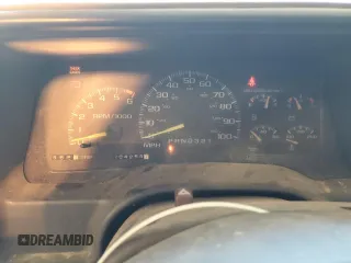 1996 GMC Yukon with VIN 1GKEK13R6TJ756550, listed as a Copart auction lot 88435135 with 204,254 mi miles and Salvage Title. Bid and sale history available at carsss.com. Image 9.