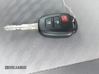 2022 Toyota Tacoma SR z VIN 3TYCZ5AN8NT096091, wystawiony jako IAAI lot #41966344 z przebiegiem 6 536 mil mil oraz . Historia ofert i sprzedaży dostępna na DreamBid. Obrazek 11.
