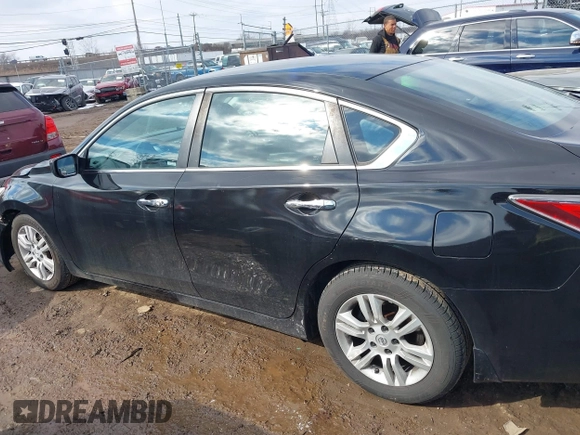 2015 Nissan Altima 2.5 S with VIN 1N4AL3AP0FC466159, listed as a IAAI auction lot 41617703 with 82,310 mi miles. Bid and sale history available at carsss.com. Image 15.