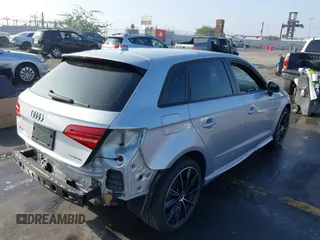 2017 Audi A3 e-tron Sportback Premium z VIN WAUUPBFF0HA104768, wystawiony jako IAAI lot #41155862 z przebiegiem 103 809 mil mil oraz . Historia ofert i sprzedaży dostępna na DreamBid. Obrazek 4.