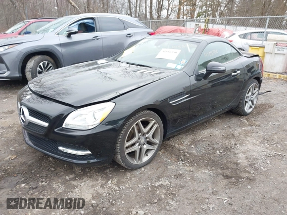 2015 Mercedes-Benz SLK-Class SLK 250 with VIN WDDPK4HA5FF111457, listed as a IAAI auction lot 41816350 with 35,524 mi miles. Bid and sale history available at carsss.com. Image 2.