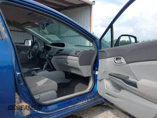 2012 Honda Civic LX z VIN 19XFB2F57CE005209, wystawiony jako IAAI lot #42097362 z przebiegiem 141 749 mil mil oraz . Historia ofert i sprzedaży dostępna na DreamBid. Obrazek 5.