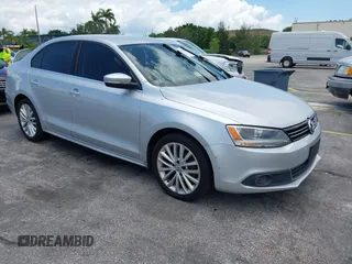 2011 Volkswagen Jetta SEL with VIN 3VWLX7AJ1BM352557, listed as a IAAI auction lot 42569321 with 130,321 mi miles and . Bid and sale history available at DreamBid. Image 1.